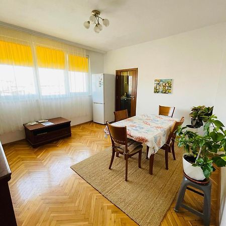 Sunny Cozy Flat In The Centre, Close To Beach, 4 Rooms, 105Sqm Варна Экстерьер фото