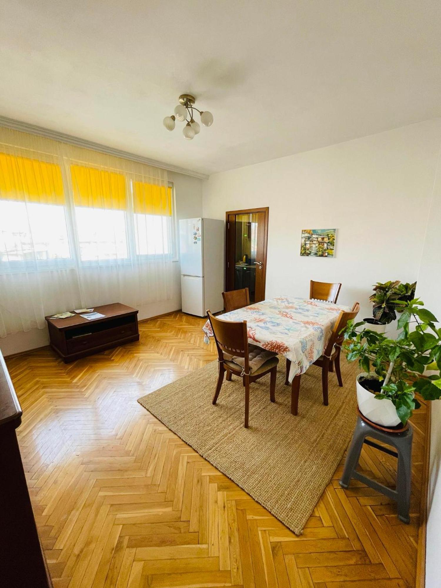 Sunny Cozy Flat In The Centre, Close To Beach, 4 Rooms, 105Sqm Варна Экстерьер фото